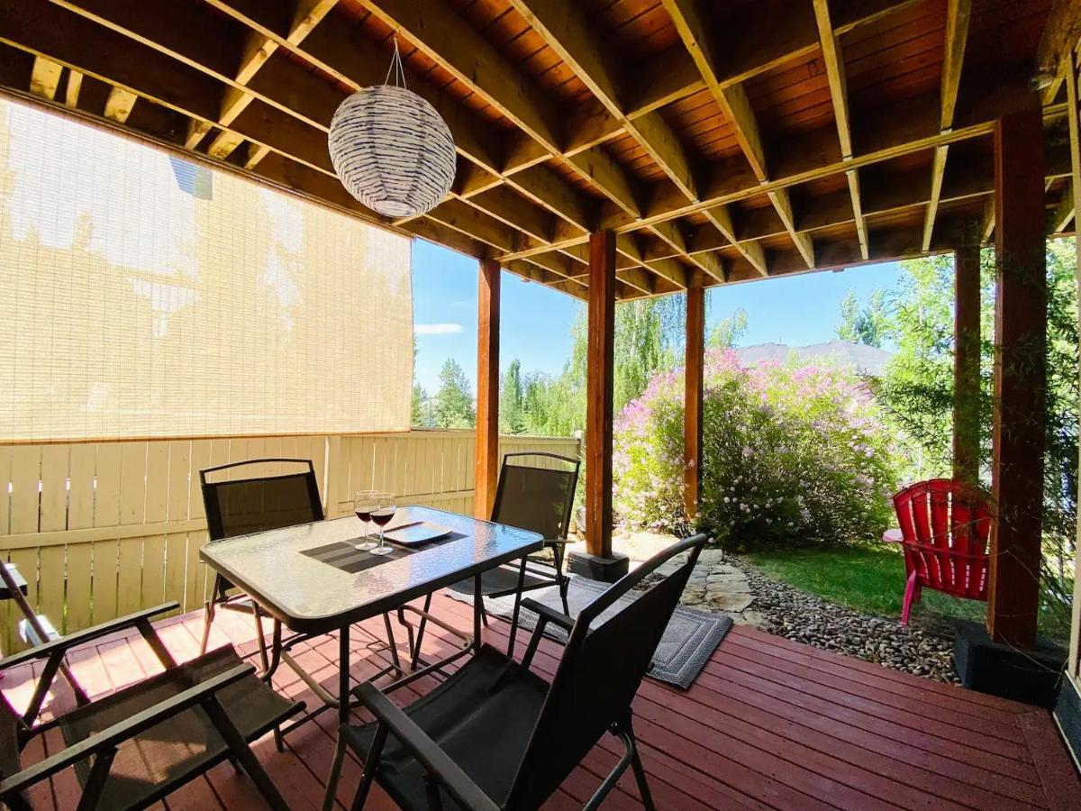Private, Spacious, & Bright Home YYC Exterior foto