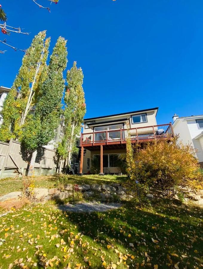 Private, Spacious, & Bright Home YYC Exterior foto