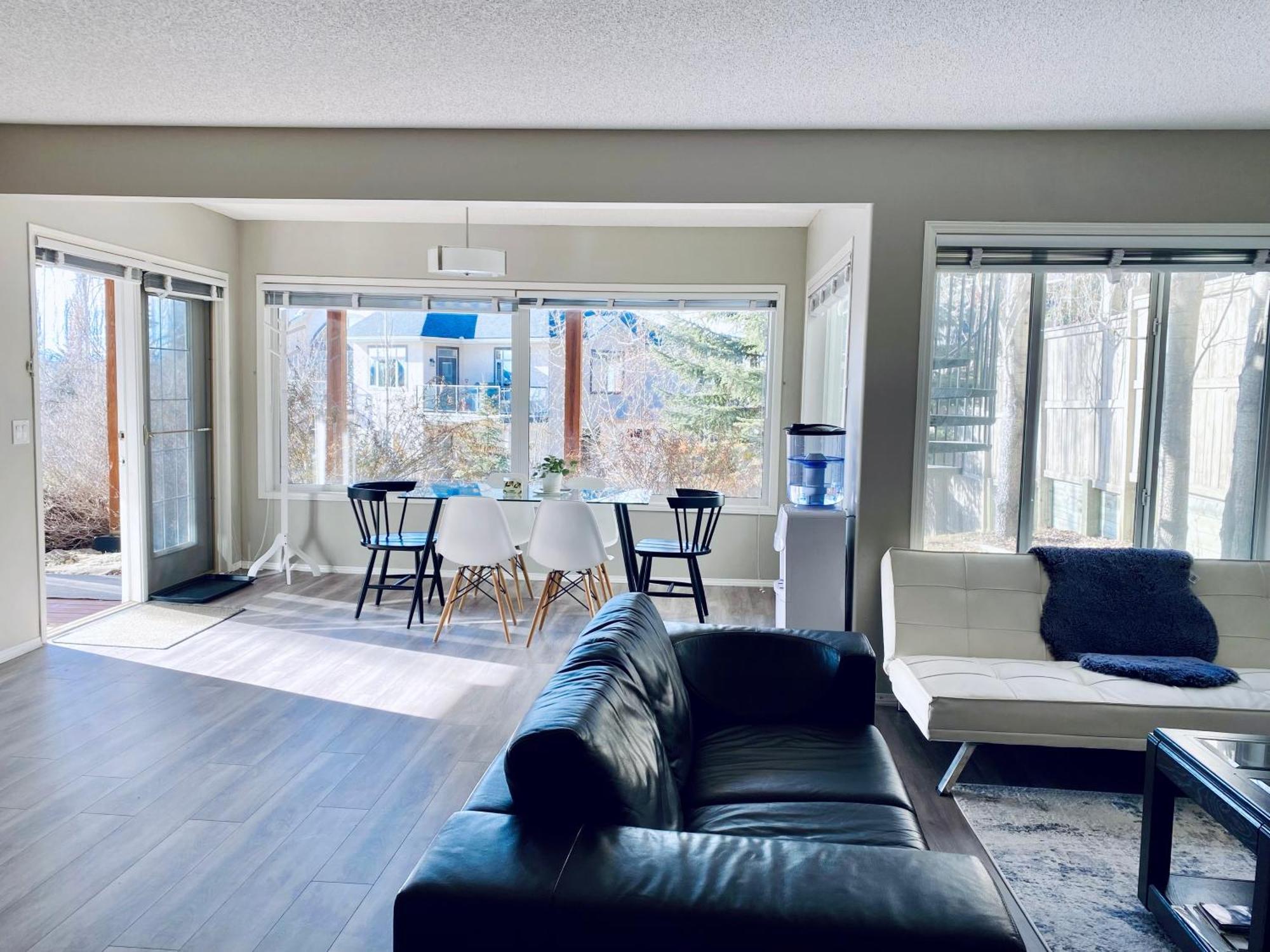 Private, Spacious, & Bright Home YYC Exterior foto